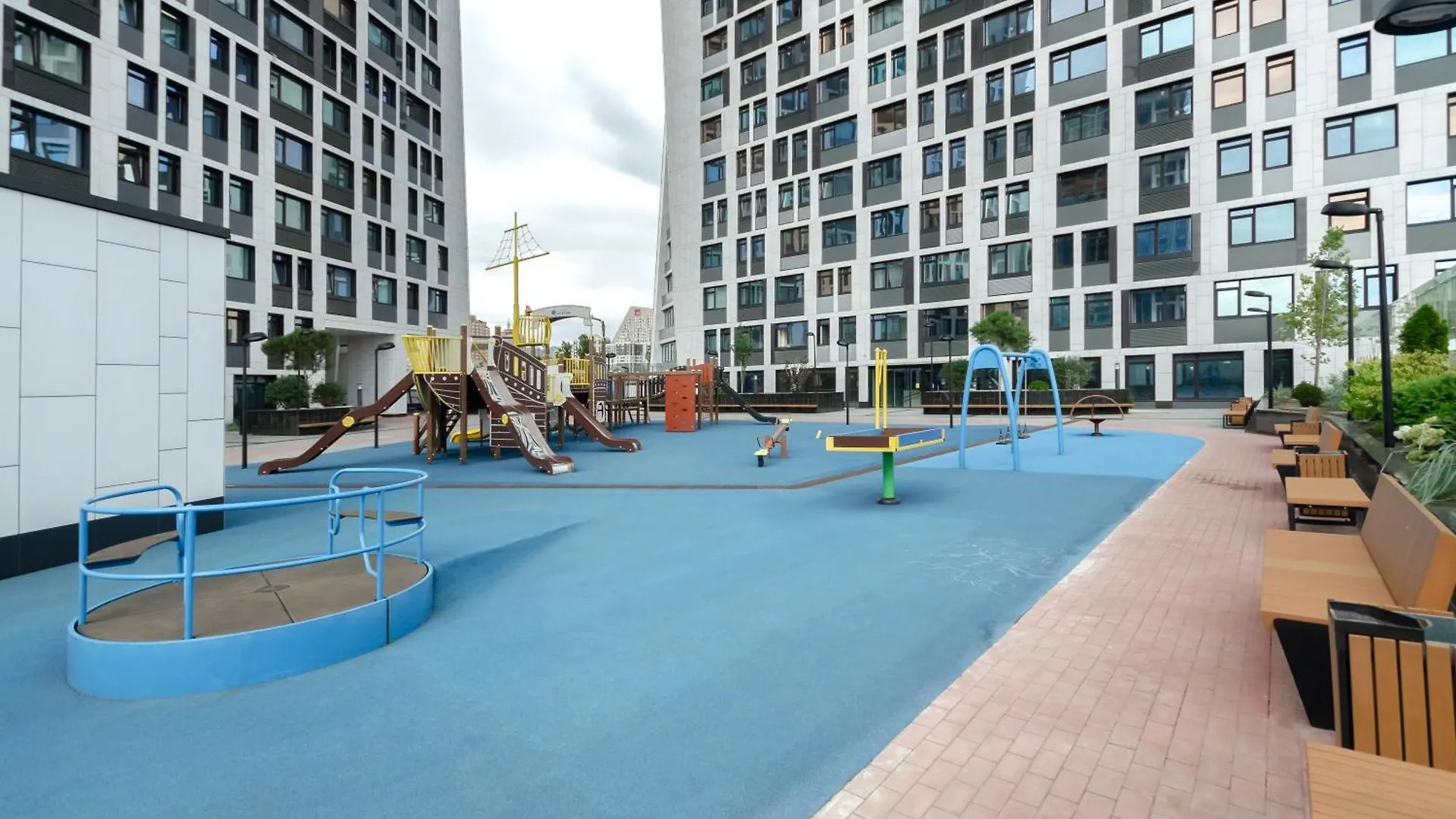 Petrovdom Apartments 10-68B In Rc Manhattan, Beresteiskyi 11 Kijev 0*,