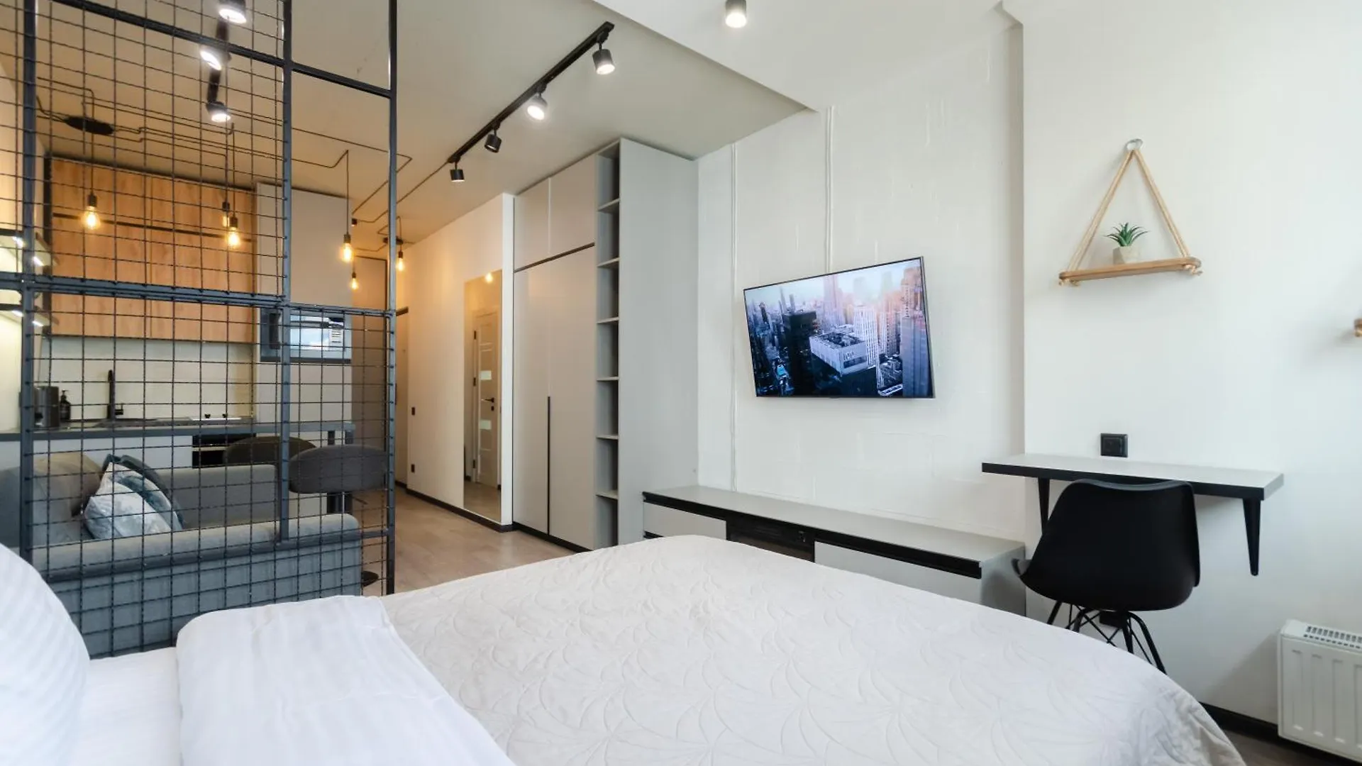 Petrovdom Apartments 10-68B In Rc Manhattan, Beresteiskyi 11 Kiev